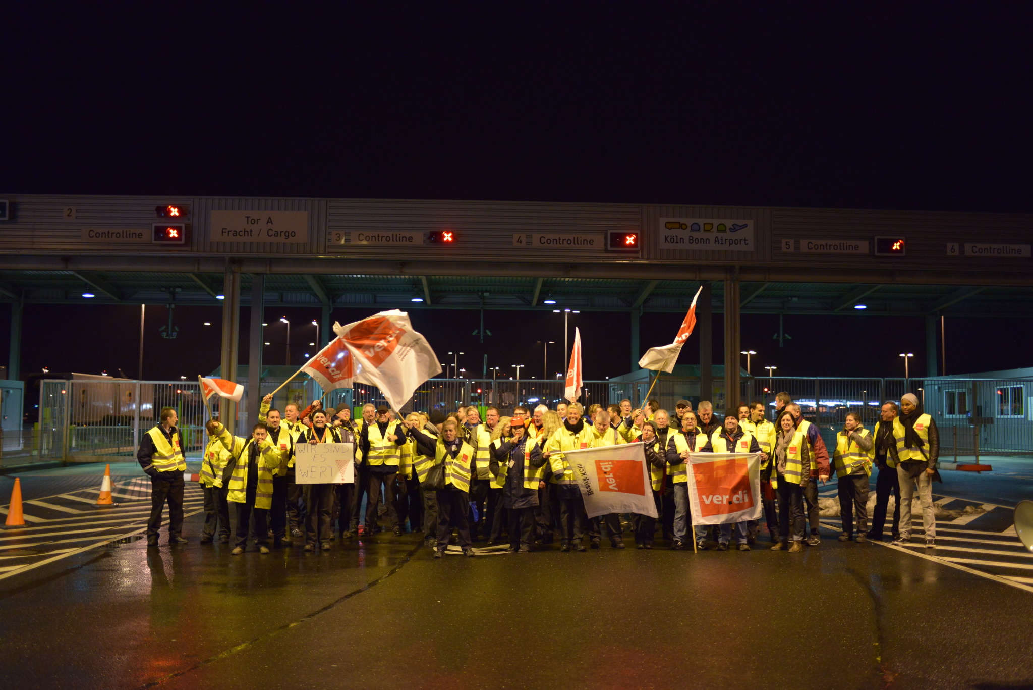 Eingruppierung bei Securitas durchgesetzt! Klüh und Kötter zögern noch! luftsicherheitnrw.de Eingruppierung bei Securitas durchgesetzt! Klüh und Kötter zögern noch! luftsicherheitnrw.de